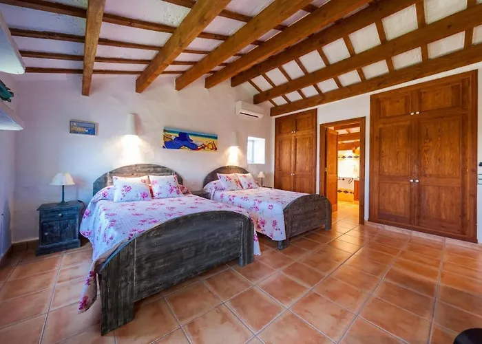 Ses Cuarterades By Menorca Vacations Villa *